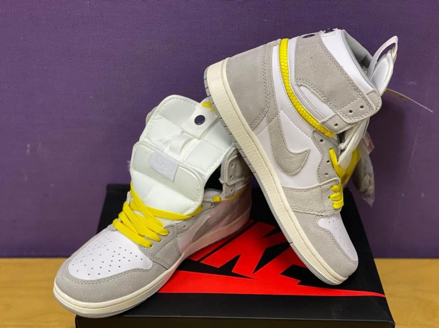 Jordan 1 High switch light