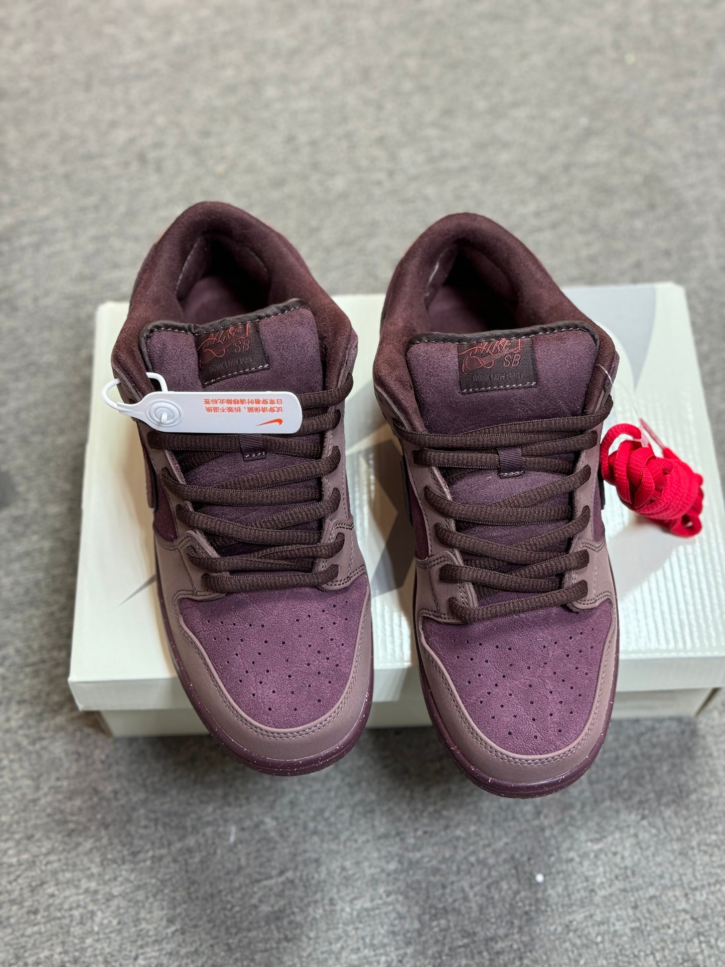 SB Dunk Low Burgundy Crush