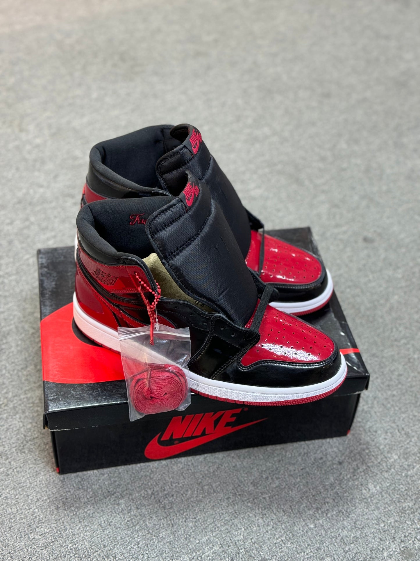 JORDAN 1 HIGH OG PATENT BRED