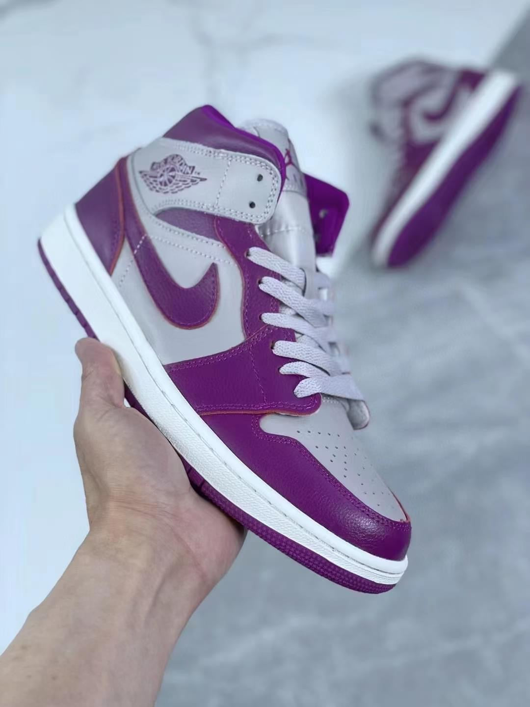 Jordan 1 Mid Magenta