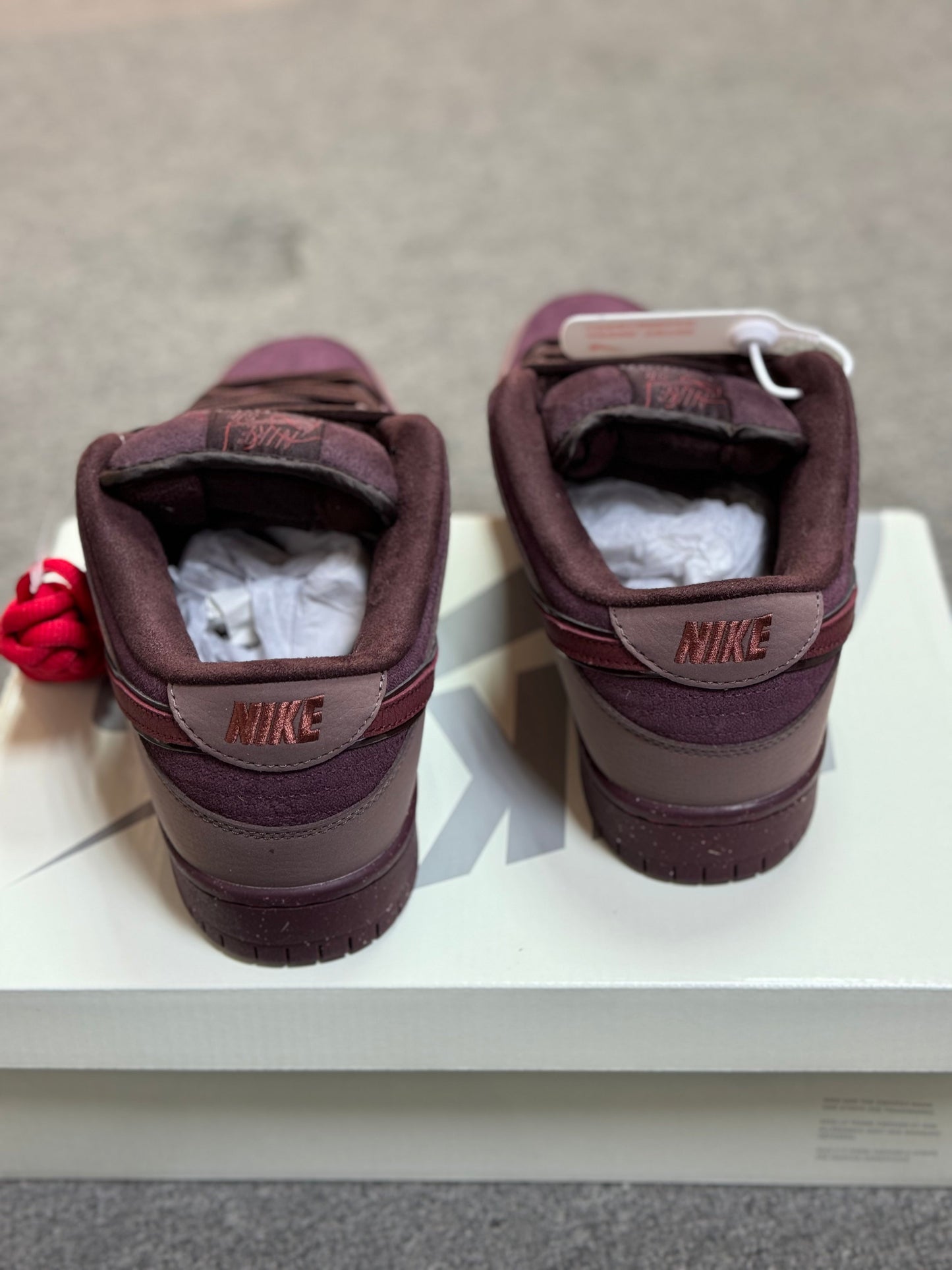 SB Dunk Low Burgundy Crush
