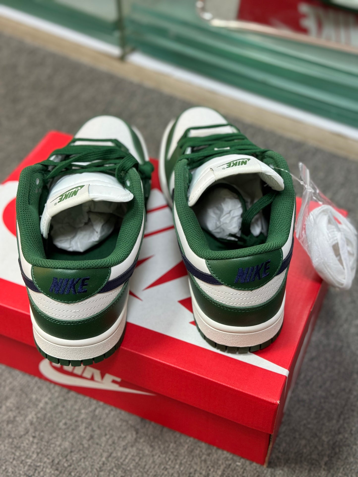 SB Dunk Low Gorge Green