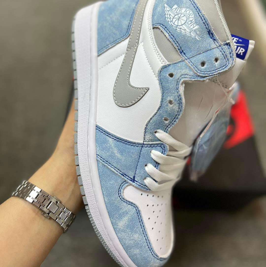 Jordan 1 High Hyper Royal