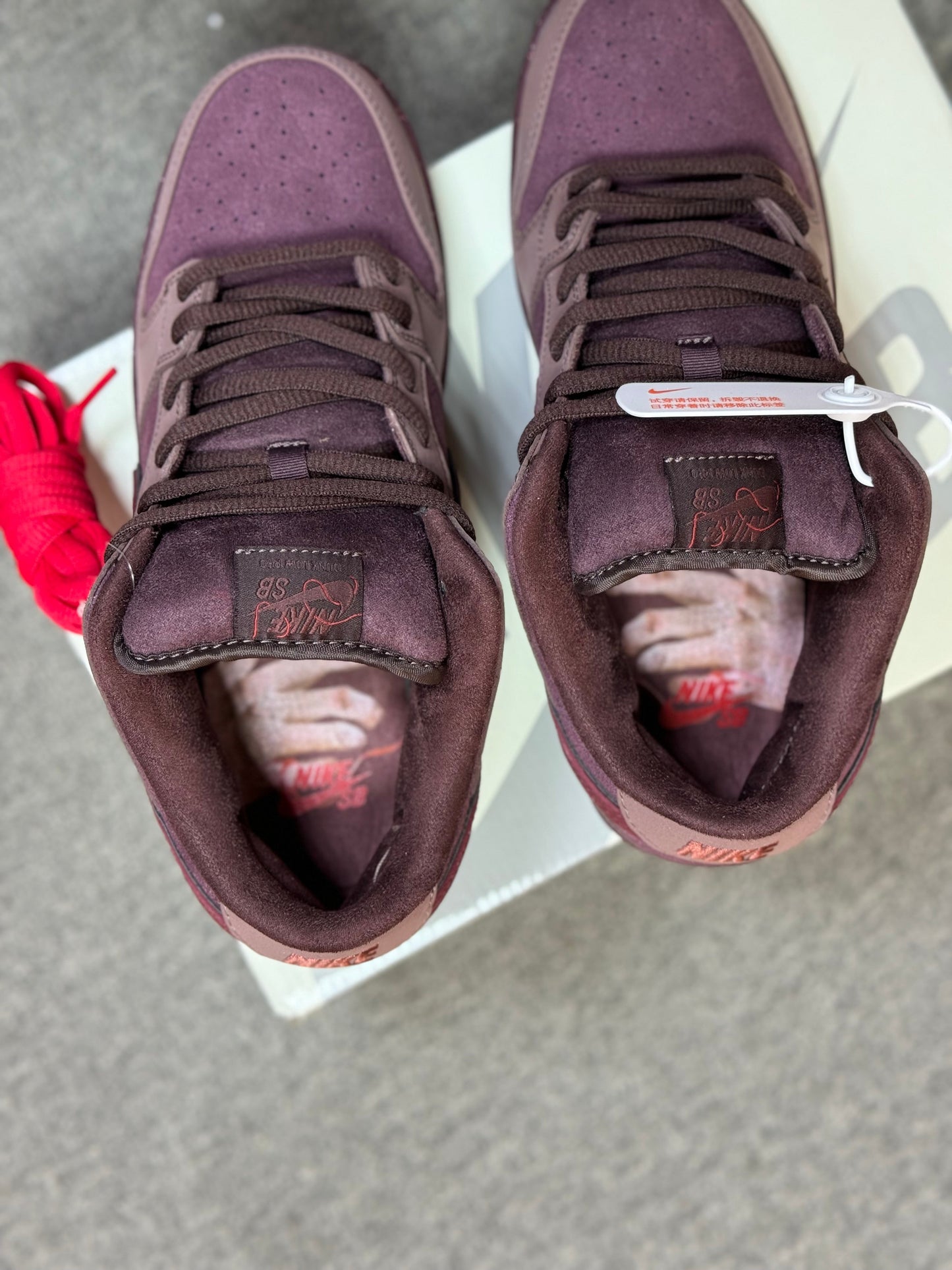SB Dunk Low Burgundy Crush