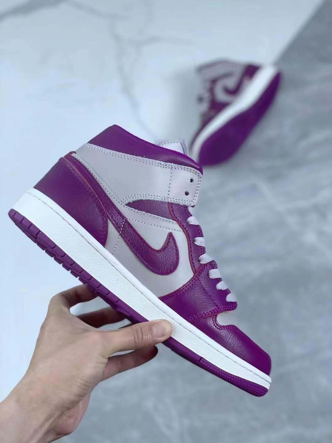 Jordan 1 Mid Magenta