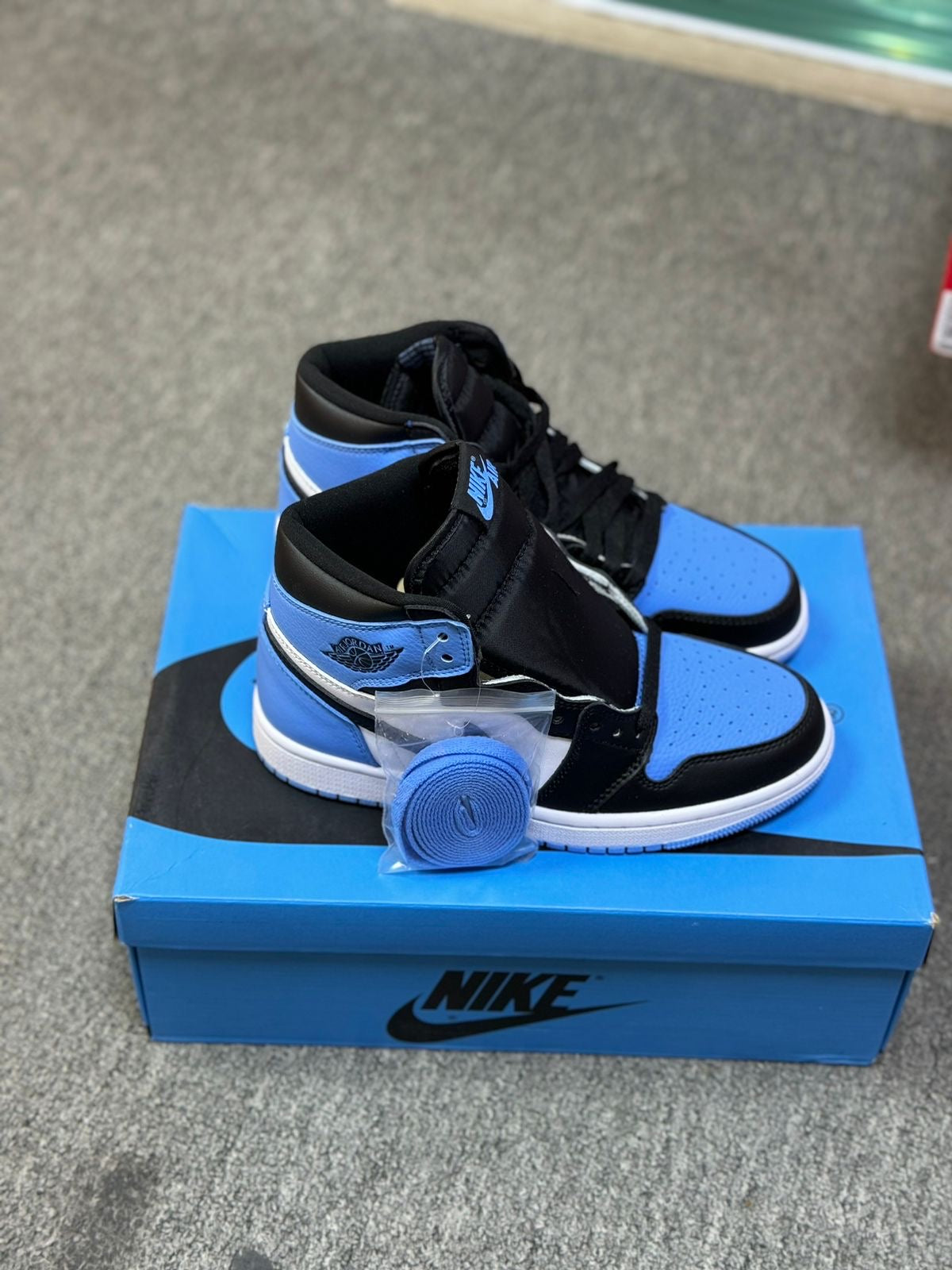 Jordan 1 High OG UNC Toe