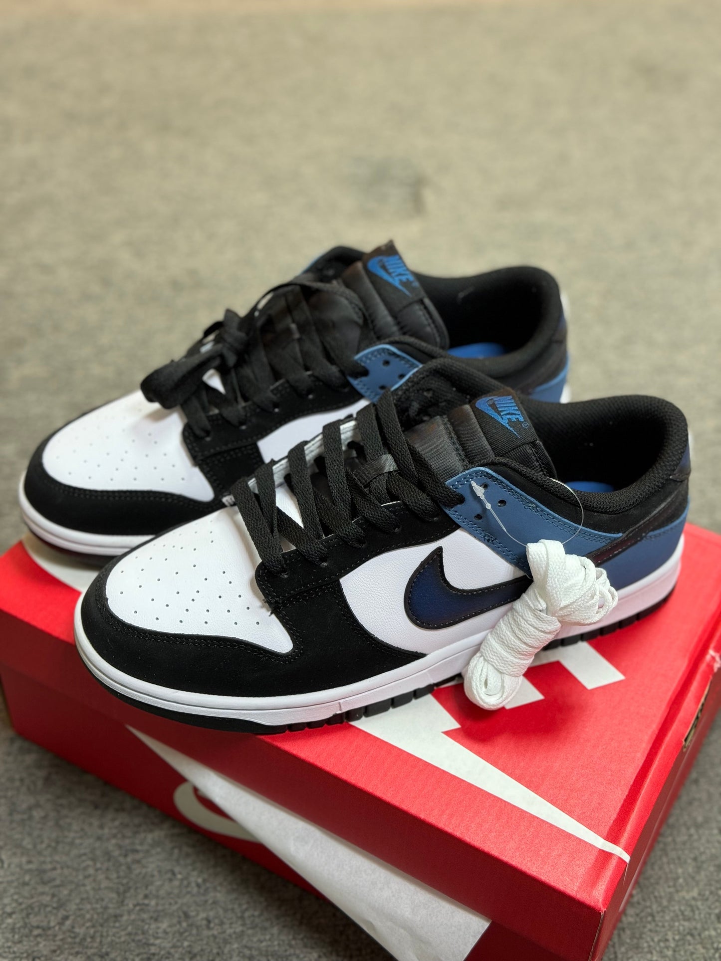 SB Dunk Low Industrial Blue