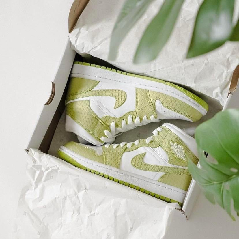 Jordan 1 Mid Green Python