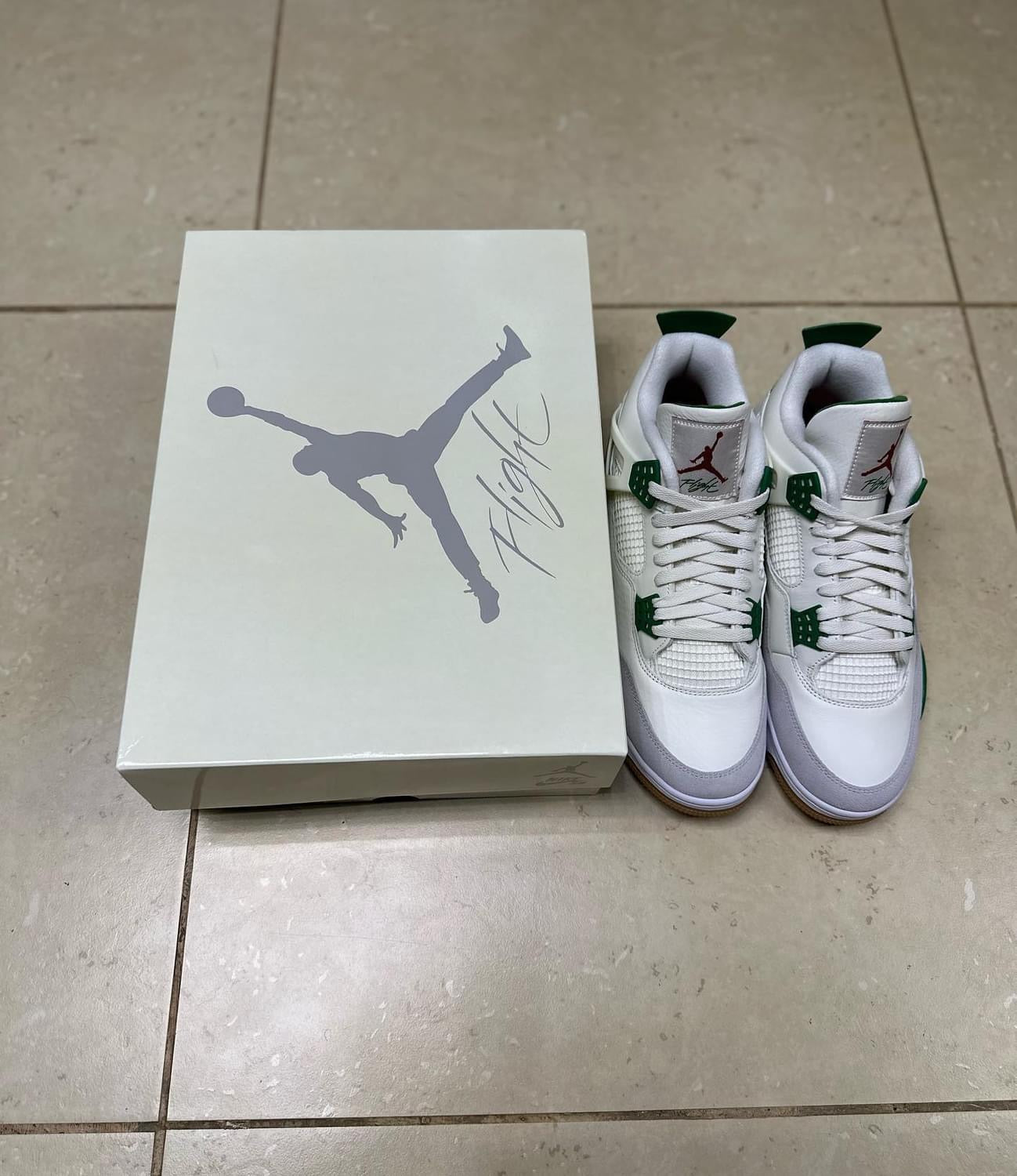 Jordan 4 SB Pine Green