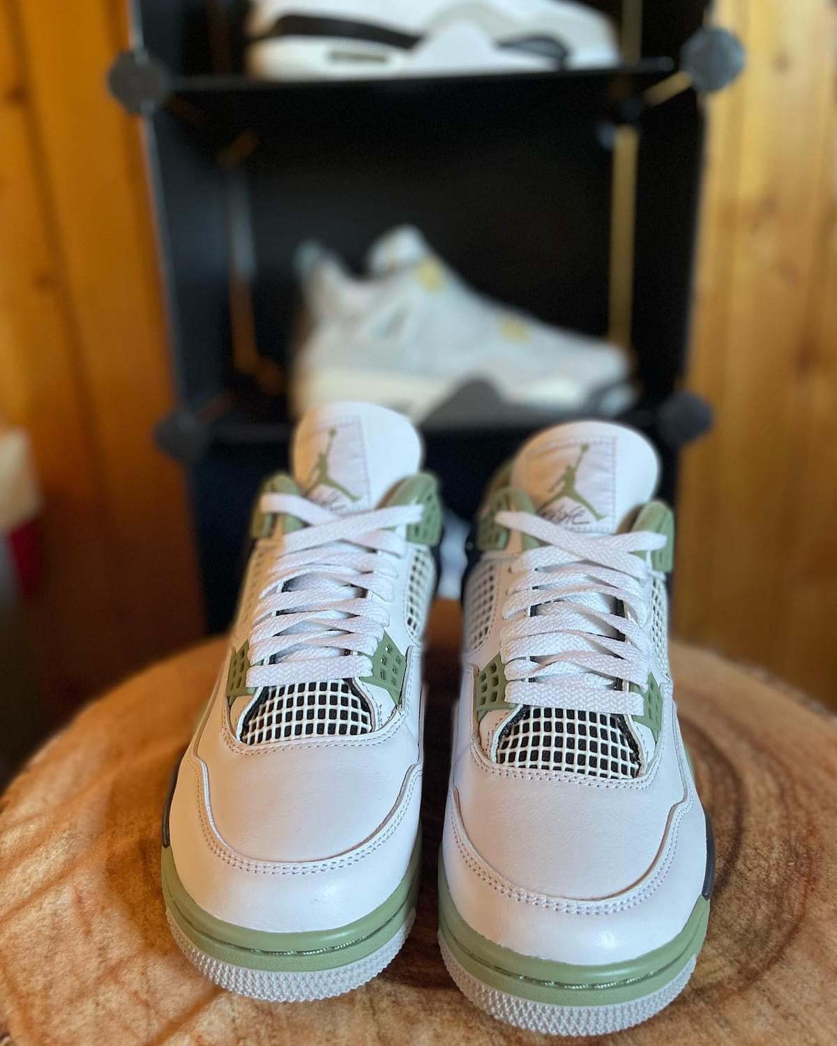 Jordan 4 Seafoam