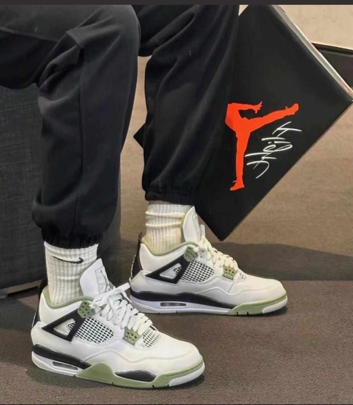 Jordan 4 Seafoam