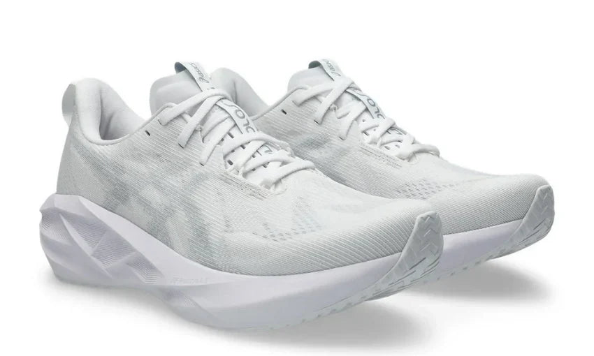 Asics Novablast 5 'White / Piedmont Grey'