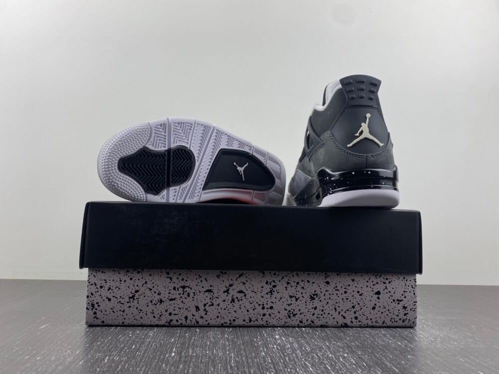Jordan 4 Retro Fear