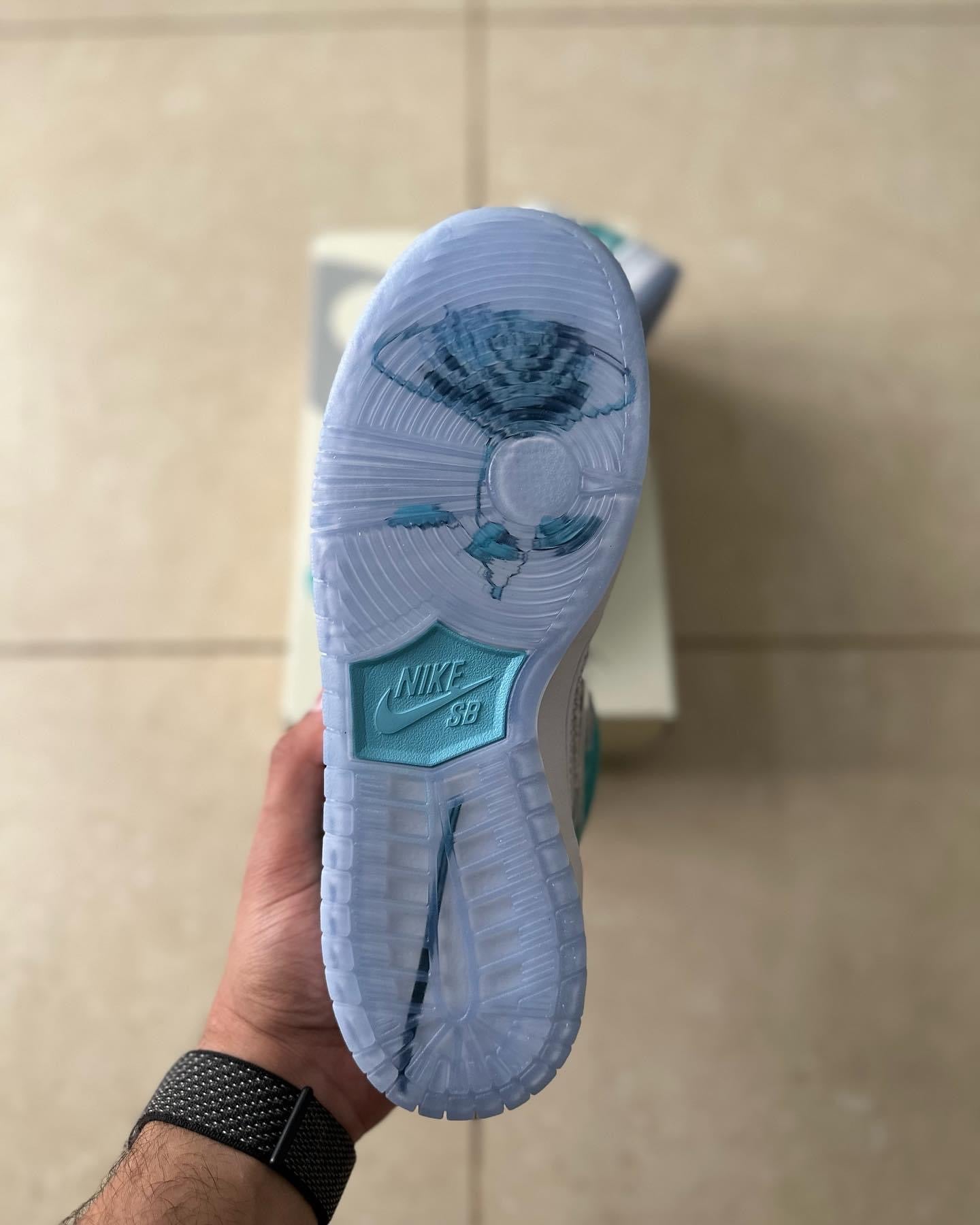 SB Dunk x April Skateboard “Turbo Green”