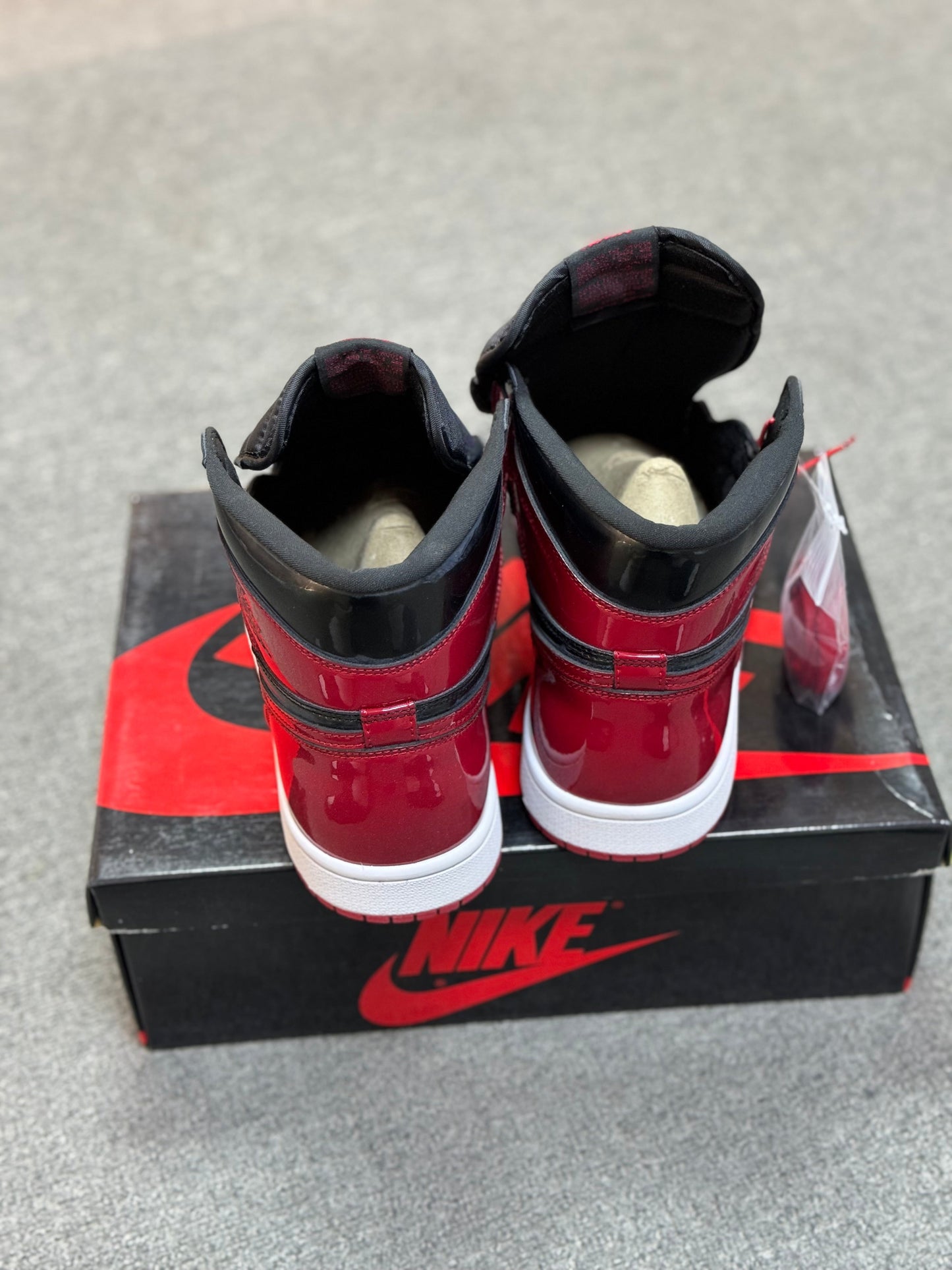 JORDAN 1 HIGH OG PATENT BRED