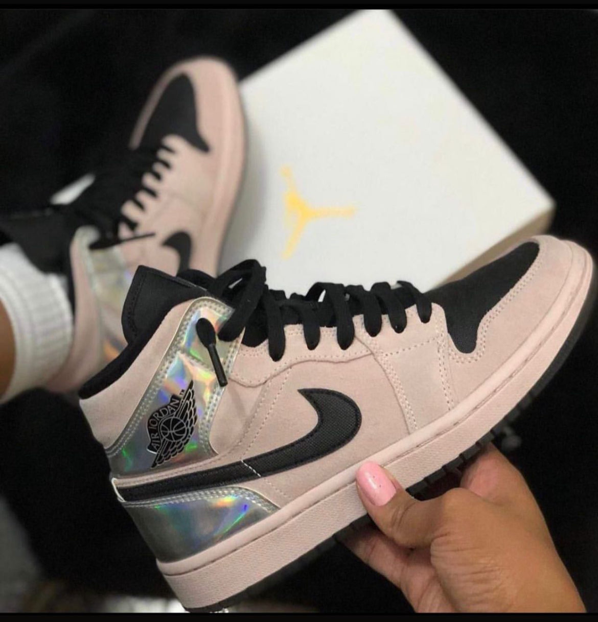 Jordan 1 Mid Dirty Powder Iridescent