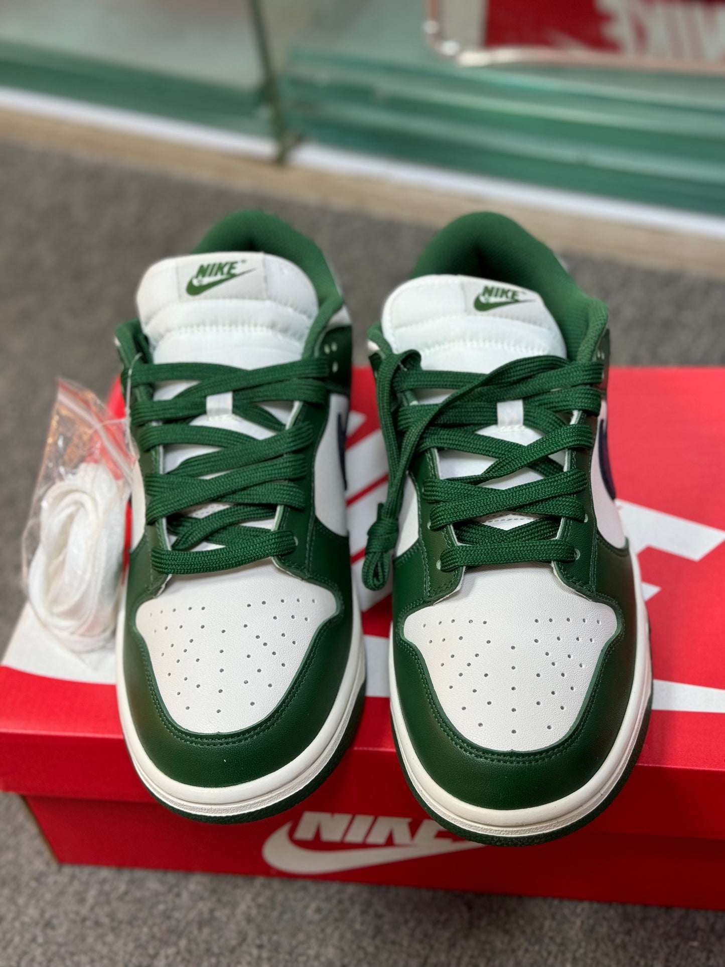 SB Dunk Low Gorge Green