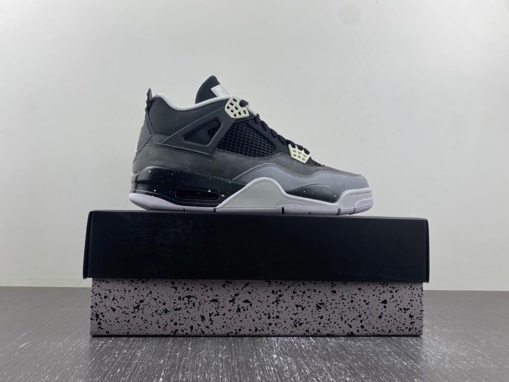 Jordan 4 Retro Fear