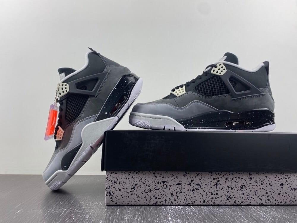 Jordan 4 Retro Fear