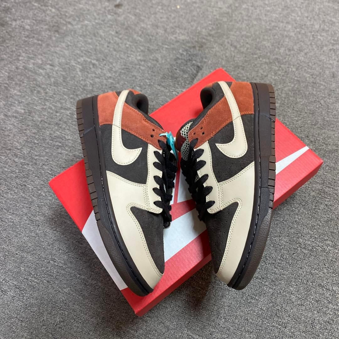 SB Dunk Low Red Panda