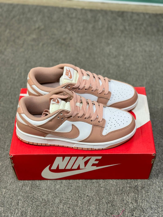 SB Dunk Low Rose Whisper
