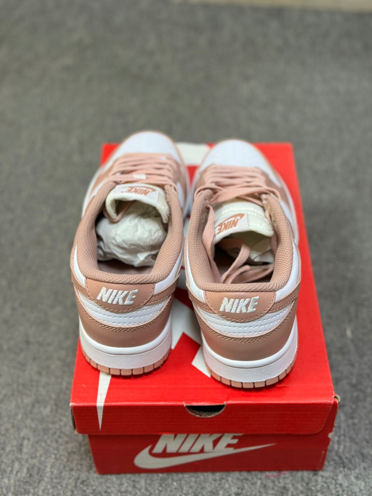 SB Dunk Low Rose Whisper